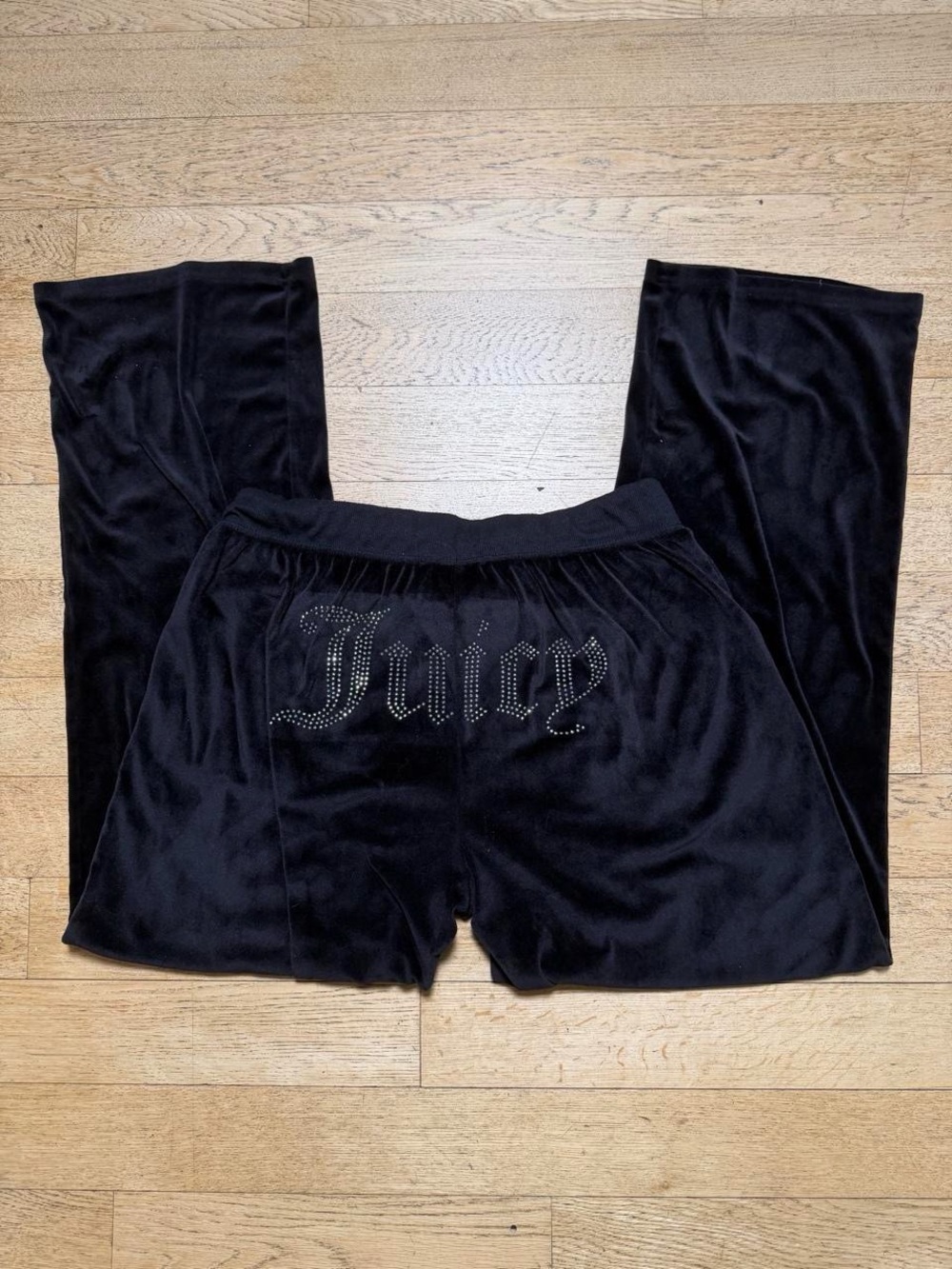 Juicy Couture Womenโs Black Velour Logo Track Pants